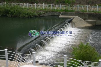 Gumijas ūdens aizsprosta upe un hidrauliskā konstrukcija